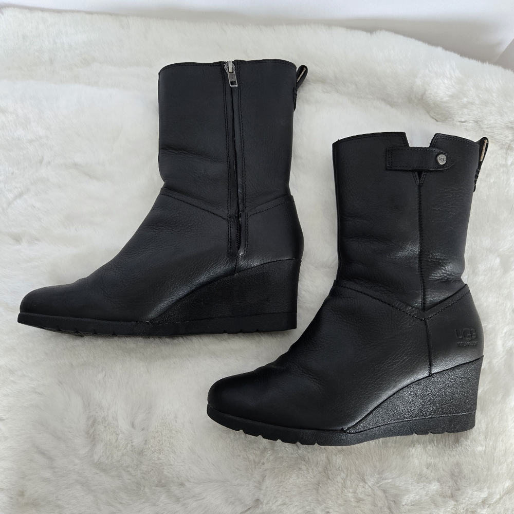 Ugg Potero Black Leather Wedge Women's Boots Size 7.5 EUC - Picture 2 of 13